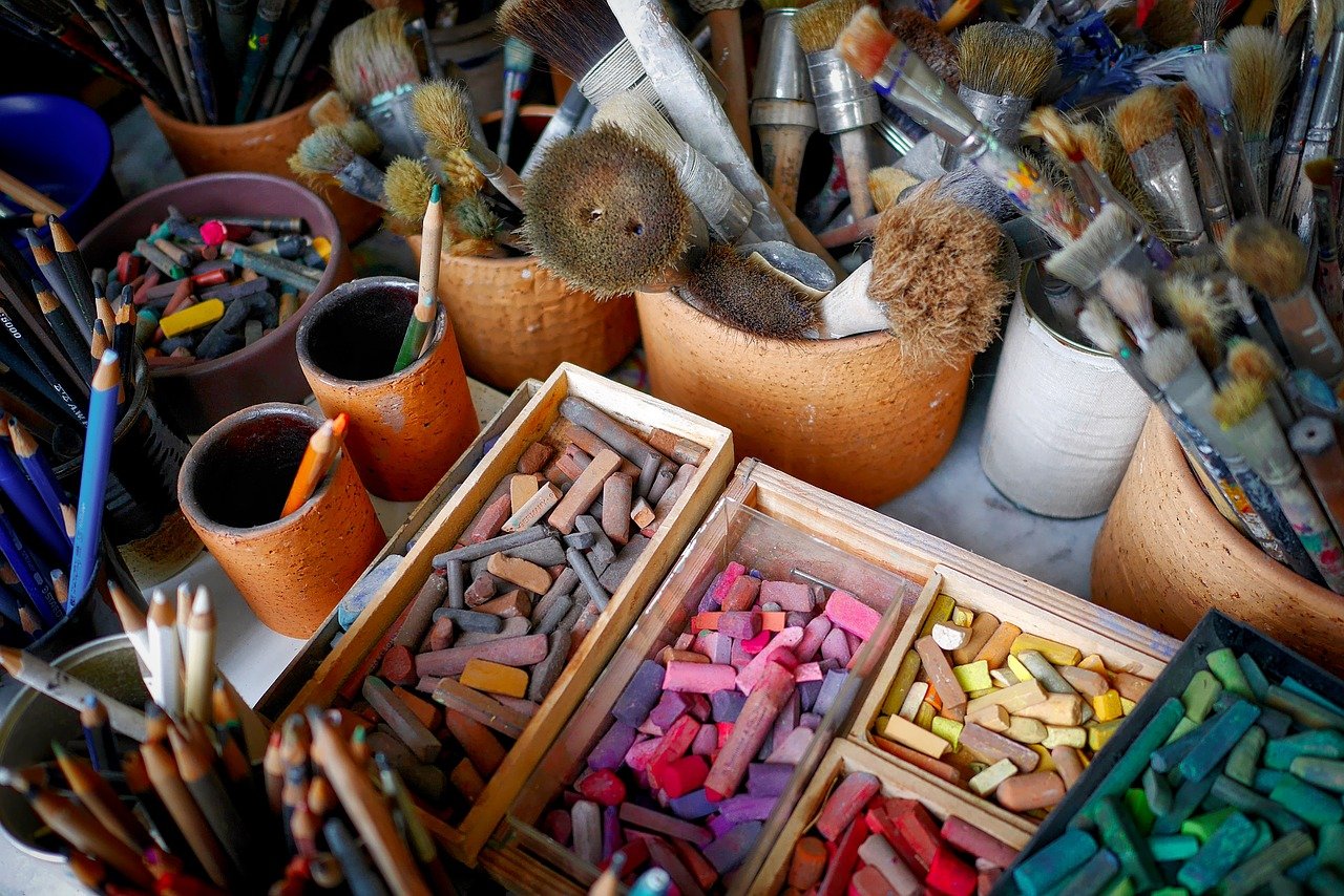 paint brush, chalk, coloured-2927794.jpg